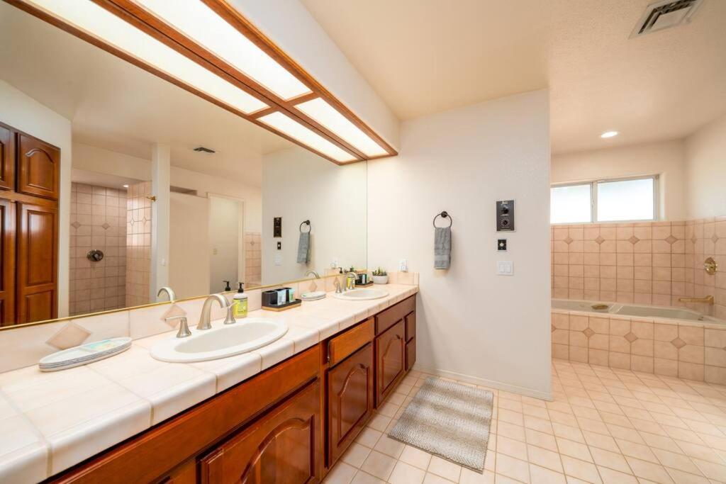 Grand Havasu Oasis With Custom Pool & Spa! Lake Havasu City Exterior photo